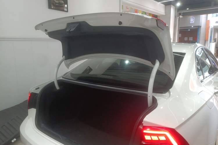 Used Volkswagen Lamando 2019 230TSI DSG Fashion Edition China V Standard
