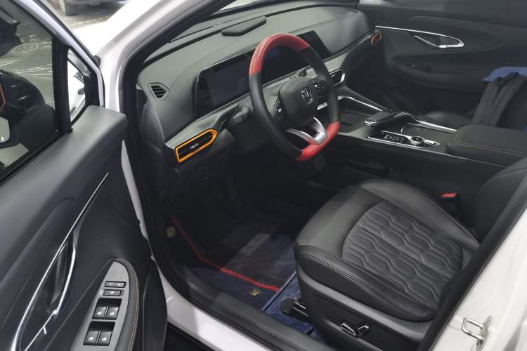 Used Changan UNI-T 2022 1.5T Prestige Version
