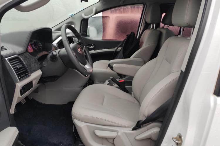 Used  M4 2016 2.0L Manual Luxury Smart Version