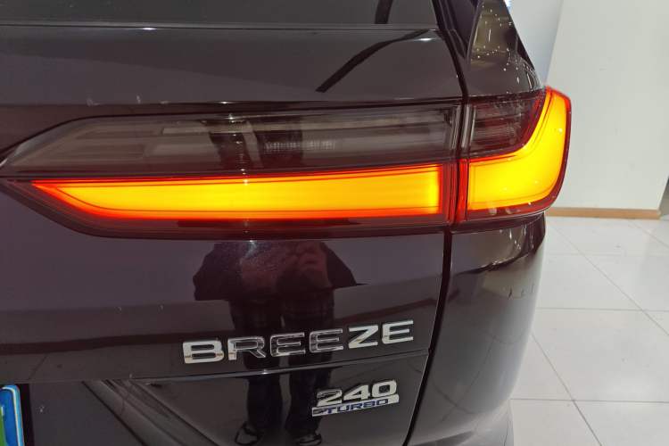 Used Honda Breeze 2023 240TURBO Two-Wheel Drive Elite Edition 5 Seats
