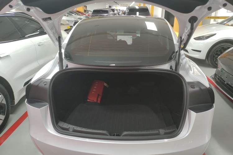 Used Tesla Model 3 2025 Rear-Wheel-Drive Version
