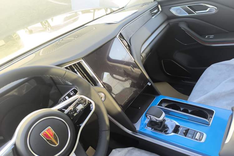 Used Hongqi HS7 PHEV 2025 Model 2.0T PHEV Four-Wheel Drive 2 Million Units Commemorative Edition 6-Seater