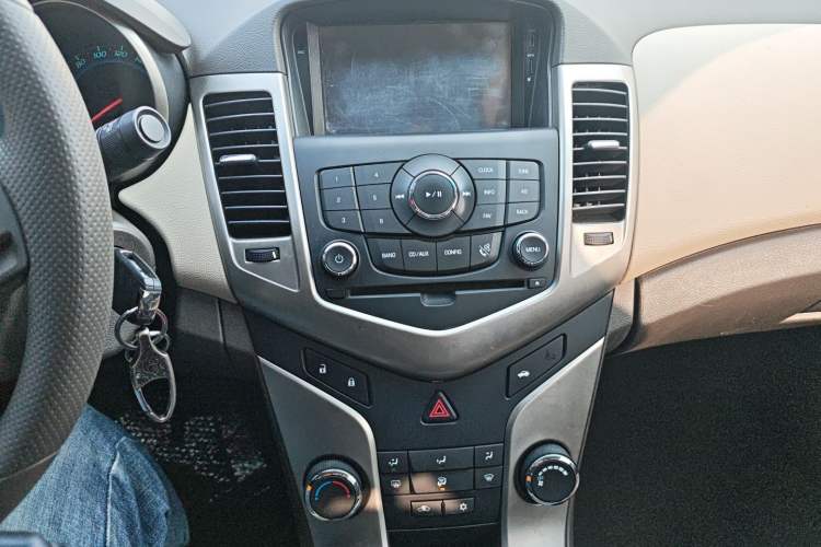 Used Chevrolet Cruze 2015 1.5L Classic SL MT
