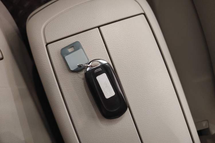 Used Buick GL8 2021 Land Cruiser Executive Class 652T Luxury Model