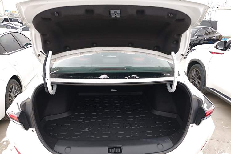 Used Dongfeng Aeolus Yixuan MAX 2021 1.5T Ultra-Stylish Trendsetter Edition
