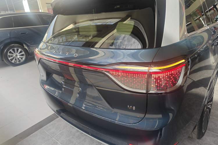 Used Hima AITO M9 2024 Range-Extended Ultra Version 52 kWh 6-Seater Model
