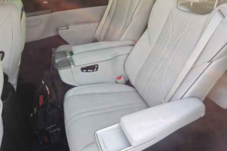 Used XPeng X9 2024 702 Ultra-Long Range Max