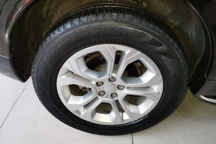 Used Land Rover Discovery Sport 2020 200 PS Family Edition
