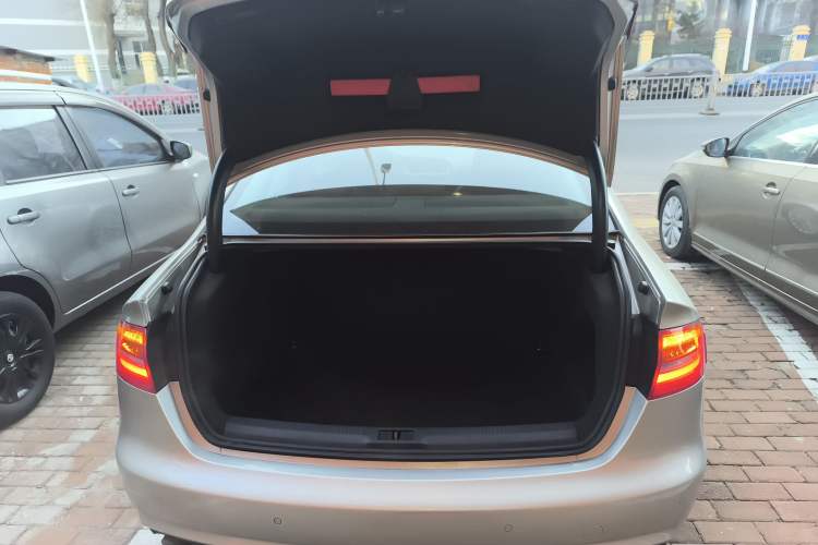 Used Audi A4L 2016 35 TFSI Collector's Edition Automatic Standard Model
