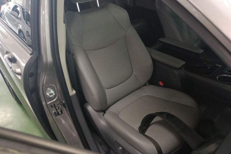 Used Toyota Sienna 2023 2.5L Hybrid Luxury Edition