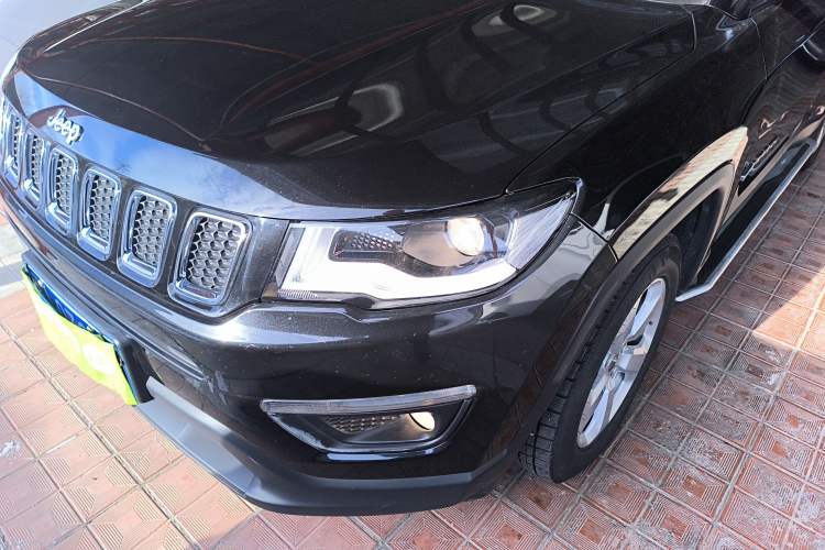 Used  Compass 2017 200T Automatic Family Edition
