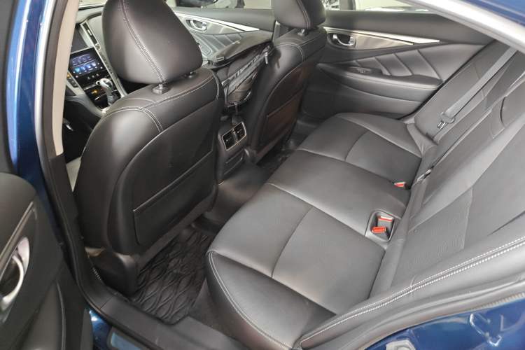 Used Infiniti Q50L 2018 2.0T Enjoyment Version China VI Standard
