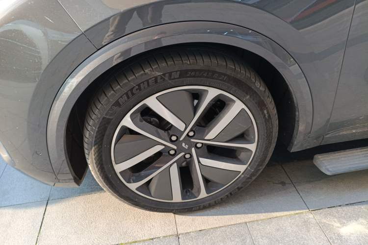 Used Li Auto L9 2022 Max model
