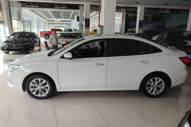 Used Roewe i5 2020 1.5L Automatic 4G Connected Linghao Edition
