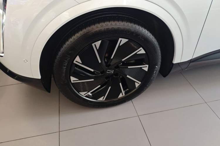 Used  07 2024 Pro+ All-Electric Version
