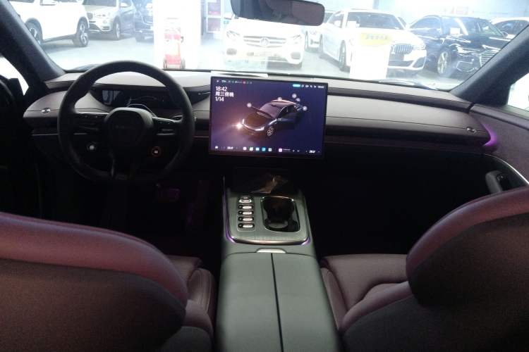 Used  SU7 2024 Rear-Drive Ultra-Long Range Advanced Pro-Level Intelligent Driving Version
