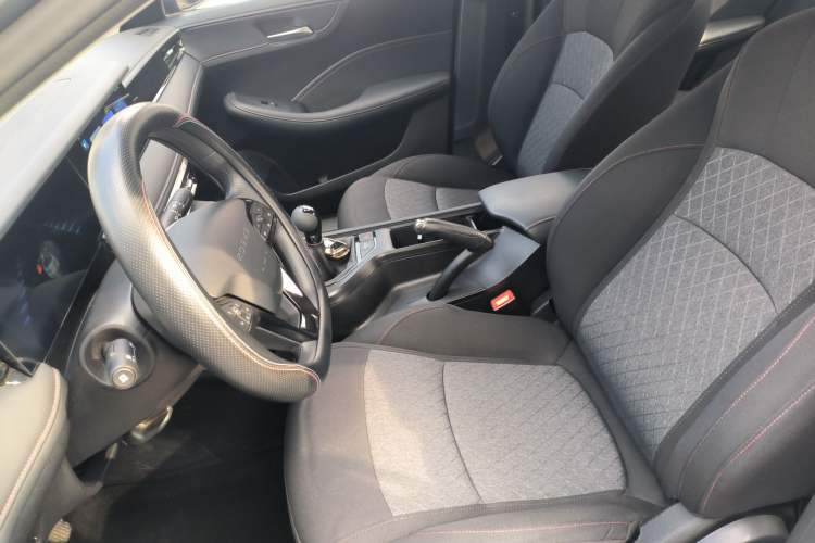 Used Roewe i5 2023 1.5L Manual Comfort Edition