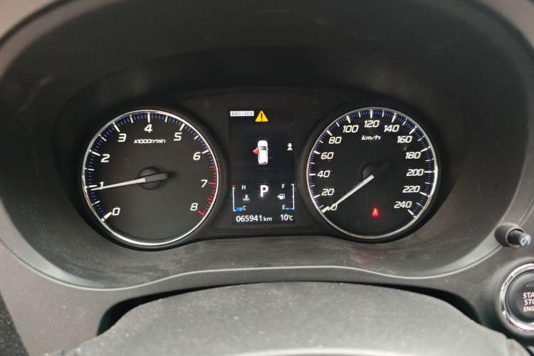 Used Mitsubishi Outlander 2019 2.4L 4x4 Zhi Xiang Edition 7 Seats China VI Standard
