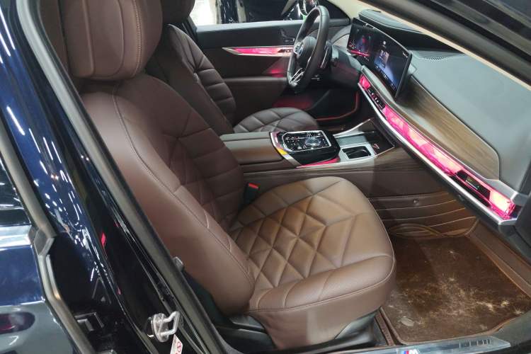 Used BMW 7 Series 2023 735Li M Sport Package
