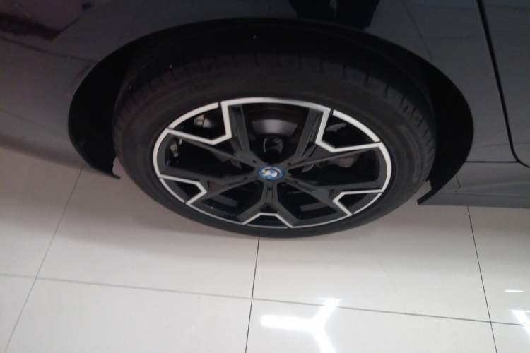 Used BMW i3 2024 eDrive 40 L Midnight Edition
