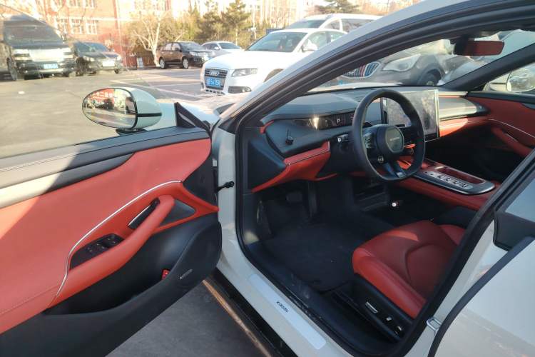 Used  SU7 2024 Rear-Drive Ultra-Long Range Advanced Pro-Level Intelligent Driving Version
