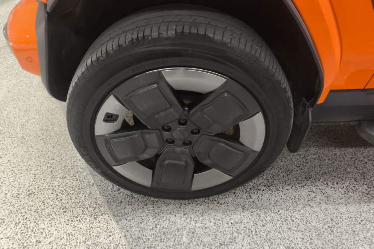 Used  V23 2026 Model V23S 501 Four-Wheel Drive Peak Performance Edition
