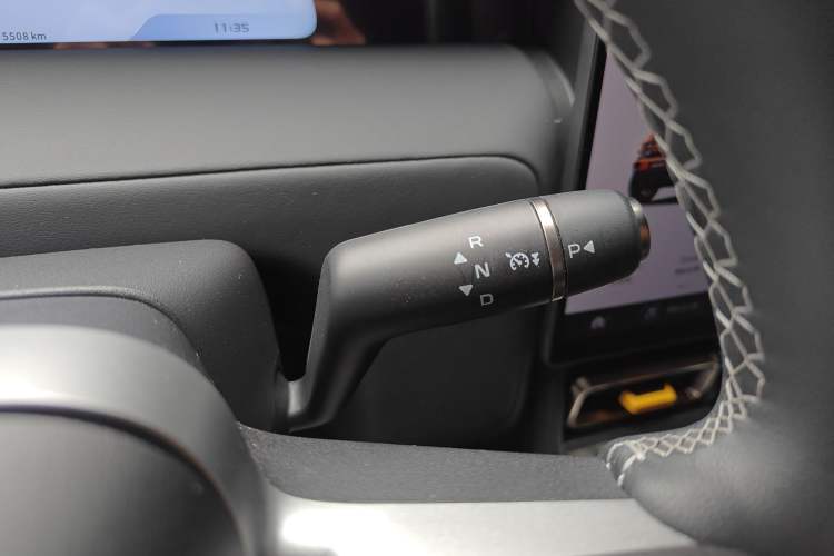 Used  V23 2025 401 Two-Wheel Drive Intelligent Driving Version
