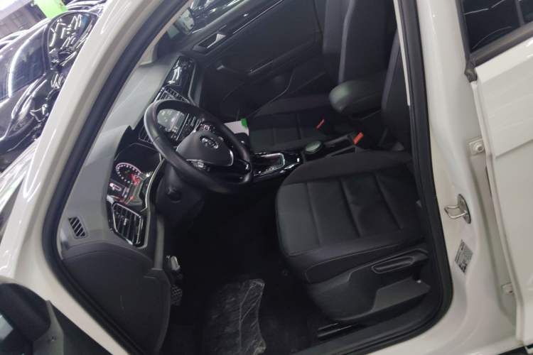 Used Volkswagen T-ROC 2018 280TSI DSG Two-Wheel-Drive Comfort Version China V Standard