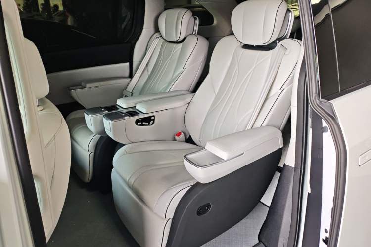 Used XPeng X9 2024 640 All-Wheel Drive High-Performance Max
