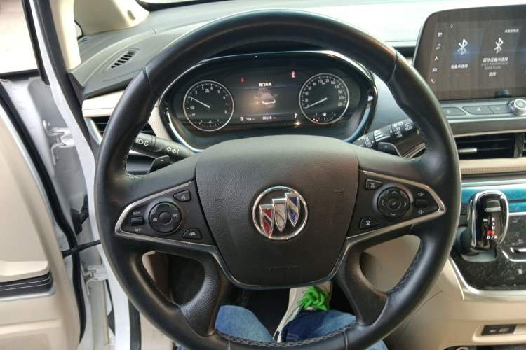 Used Buick GL8 2023 Facelifted Land Cruiser Executive Luxury Version