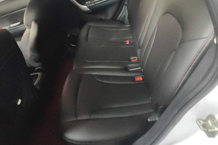 Used Haval H6 2016 Upgraded Model 1.5T Manual Two-Wheel Drive Urban Version