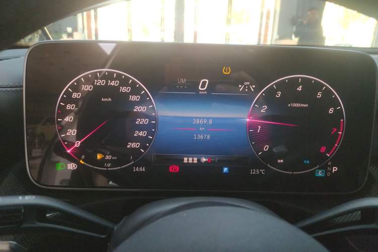 Used Mercedes-Benz C-Class 2024 Second Facelift C 260 L Sport Edition
