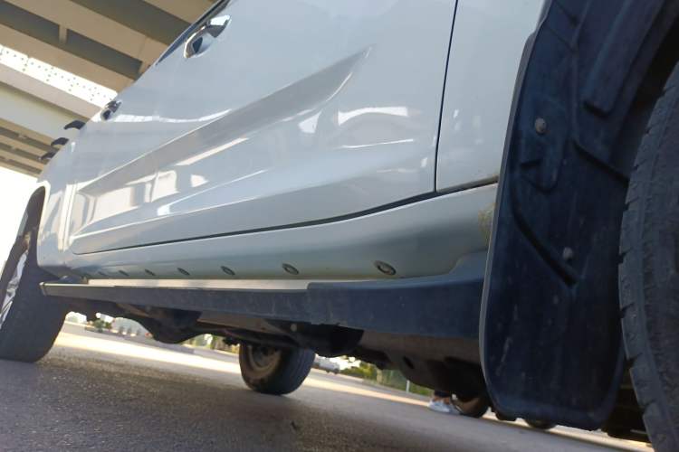 Used SAIC MAXUS T70 2020 2.0T Diesel Automatic 4x4 Commemorative Edition with Long Bed and High Ground Clearance
