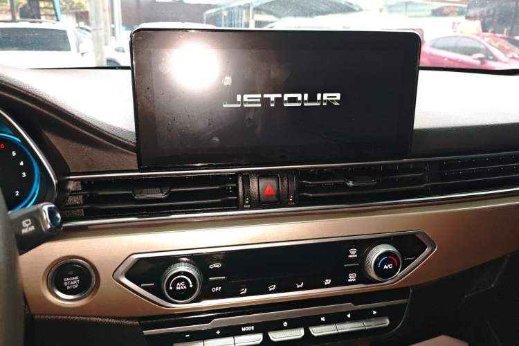 Used JETOUR X70 2023 1.5T DCT Beyond PRO Edition 7 Seats
