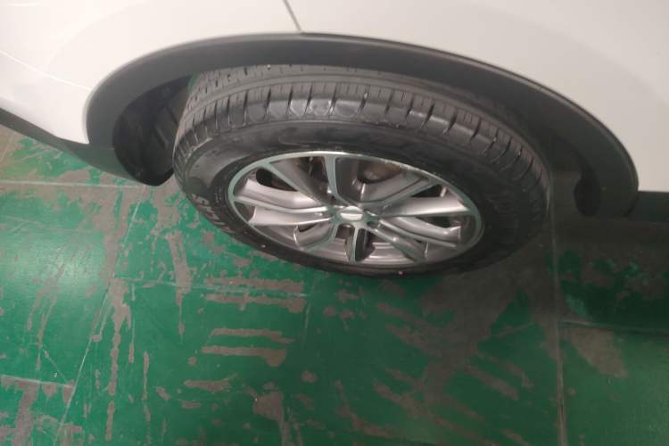 Used Geely Auto Emgrand X7 Sport 2020 1.8TD DCT Two-Wheel Drive Smart Connect 4G-Enabled Version
