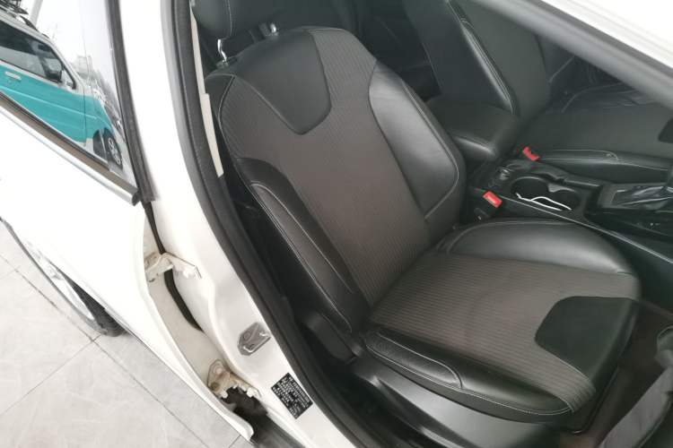 Used Ford Focus 2012 Hatchback 1.6L Automatic Fashion Edition