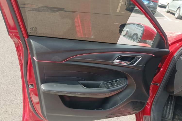 Used Roewe i5 2020 1.5L Automatic 4G Connect Luxury Flagship Edition
