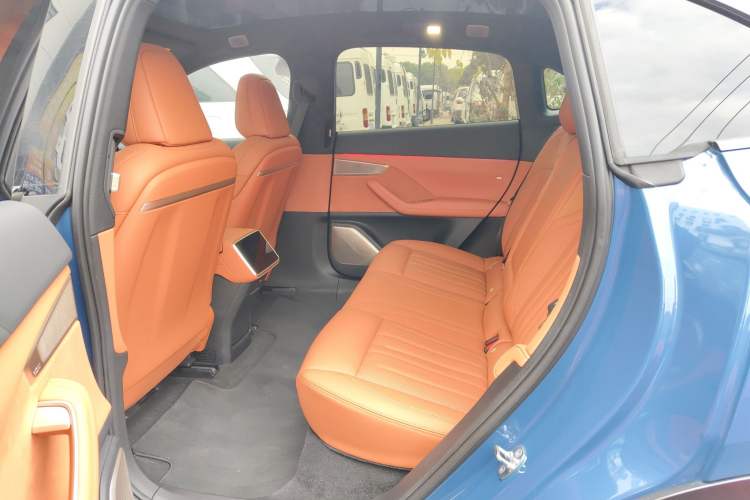 Used ONVO L60 2024 60 kWh All-Wheel Drive
