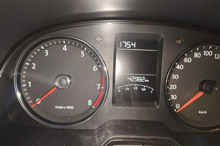 Used Volkswagen Lavida 2014 1.4 TSI DSG BlueMotion Technology Version