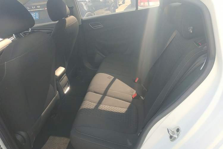 Used Roewe i5 2020 1.5L Manual 4G Connect Luxury Edition
