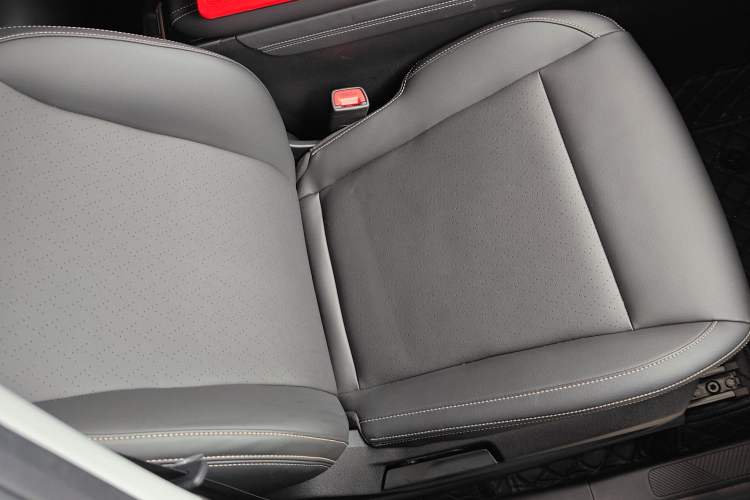 Used Wuling Xingyun 2023 2.0L DHT Flagship Edition