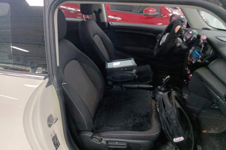 Used  MINI 2018 1.5T ONE
