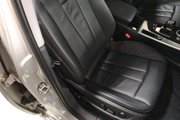 Used Audi A4L 2018 30th Anniversary Edition 40 TFSI Fashion Model
