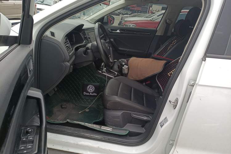 Used Volkswagen T-ROC 2020 280TSI DSG Two-Wheel Drive Comfort Version
