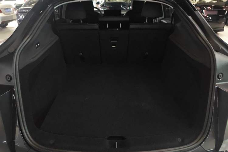 Used Tesla Model Y 2025 Rear-Wheel Drive First Edition
