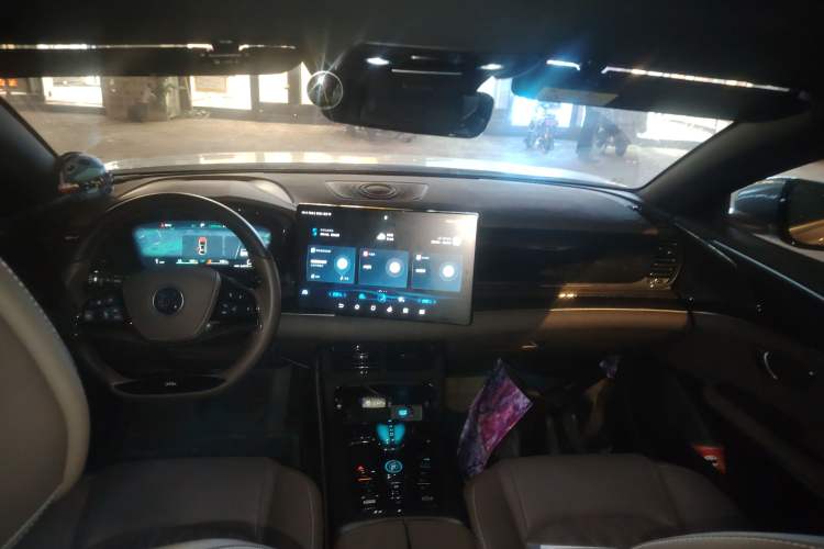 Used BYD Han 2022 DM-i 121KM Luxury Model
