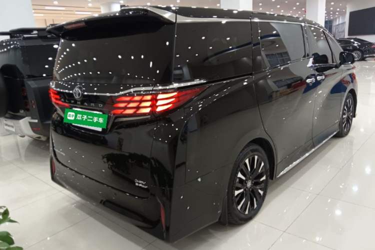 Used Toyota Alphard 2024 Dual-Engine 2.5L Deluxe Edition
