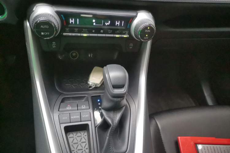 Used Toyota RAV4 2020 2.0L CVT Two-Wheel Drive Fashion Edition
