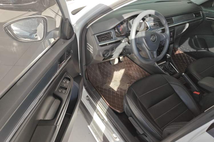 Used Volkswagen C-TREK 2017 230TSI DSG Comfort Version