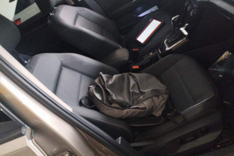 Used Volkswagen T-ROC 2022 280TSI DSG Two-Wheel Drive Comfort PLUS
